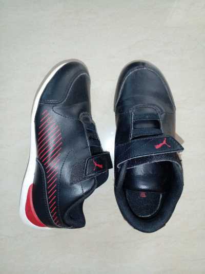 zapatillas cuero negras marca Puma Ferrari, talle 31, un solo día de uso